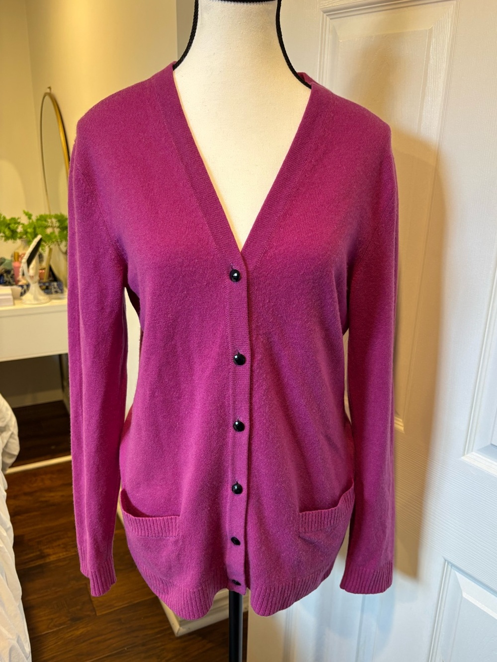 Jones New York 100% Cashmere Fuchsia Pink Cardigan Sweater M